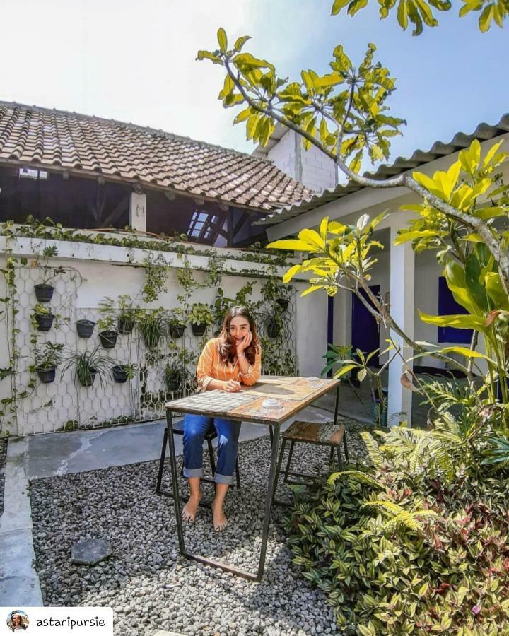 Pondok Sare Hostel Yogyakarta Exterior photo